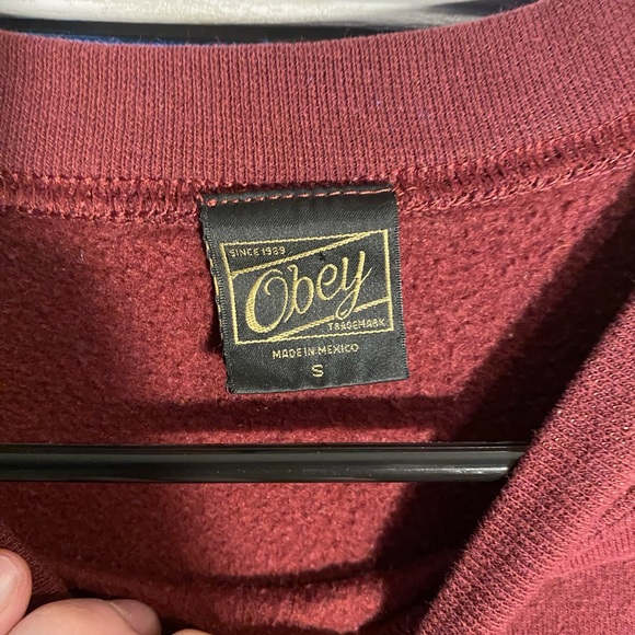 OBEY crew neck - Picture 2 of 3